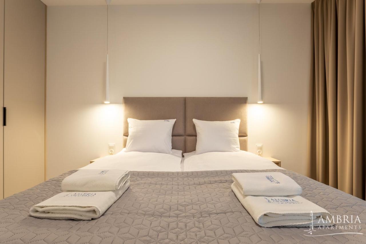 Ambria Apartments Matejki 17 ชวีโนวิชแจ ภายนอก รูปภาพ